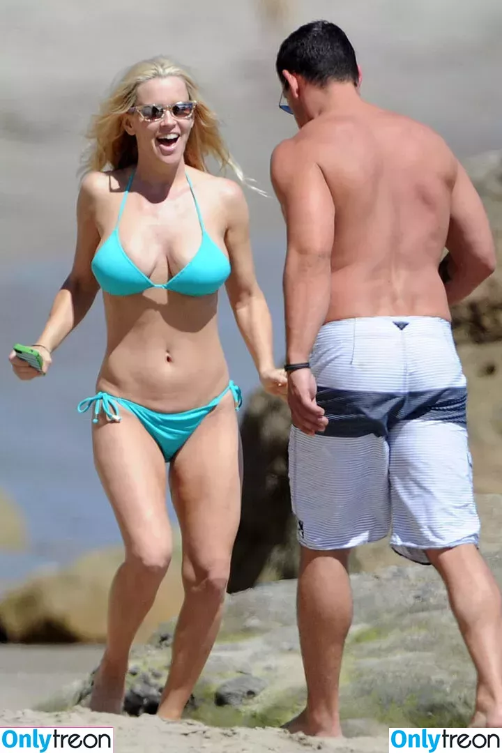Jenny McCarthy голая photo #0194 (JennyMcCarthy)
