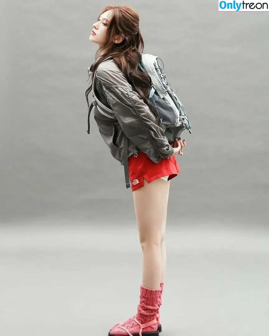 Jeon Somi nude photo #0303 (ENNIK SOMI / somsomi0309)