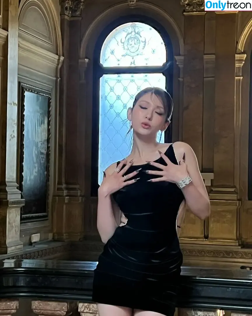 Jeon Somi nude photo #0316 (ENNIK SOMI / somsomi0309)