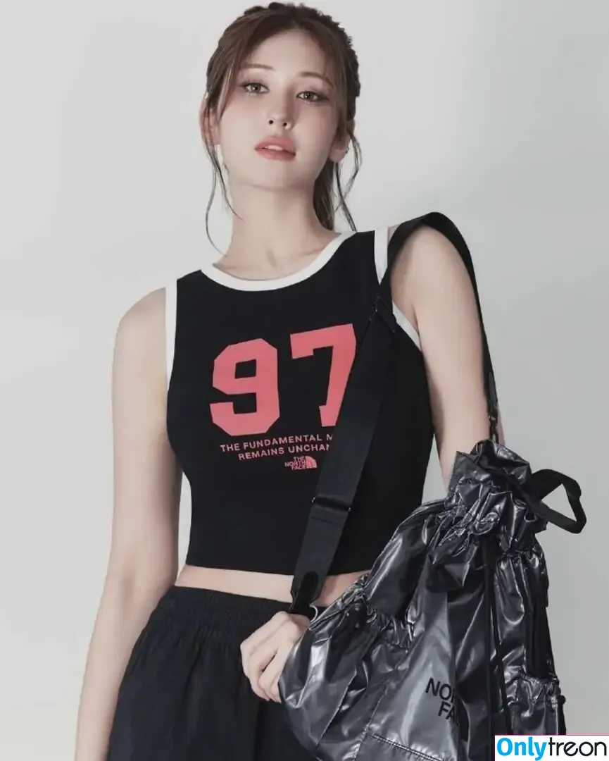 Jeon Somi nude photo #0326 (ENNIK SOMI / somsomi0309)