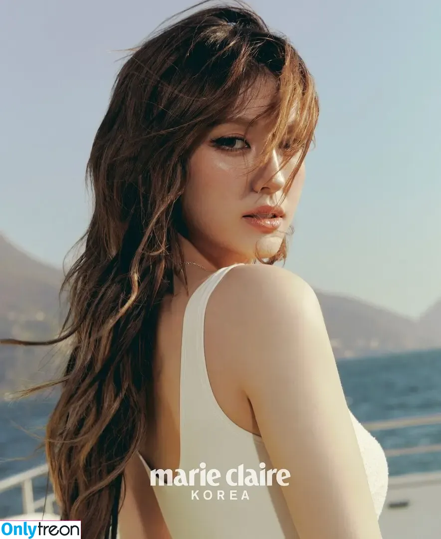 Jeon Somi nude photo #0330 (ENNIK SOMI / somsomi0309)