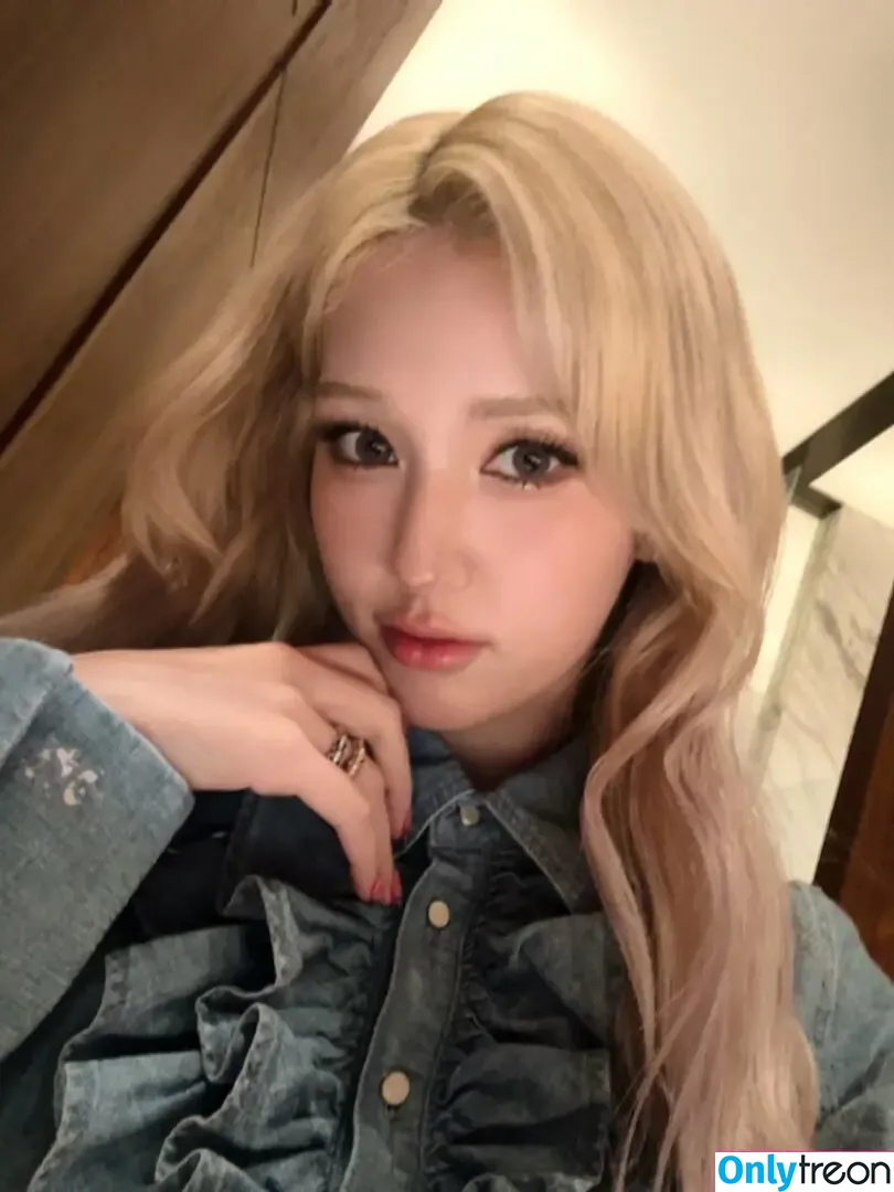 Jeon Somi nude photo #0827 (ENNIK SOMI / somsomi0309)