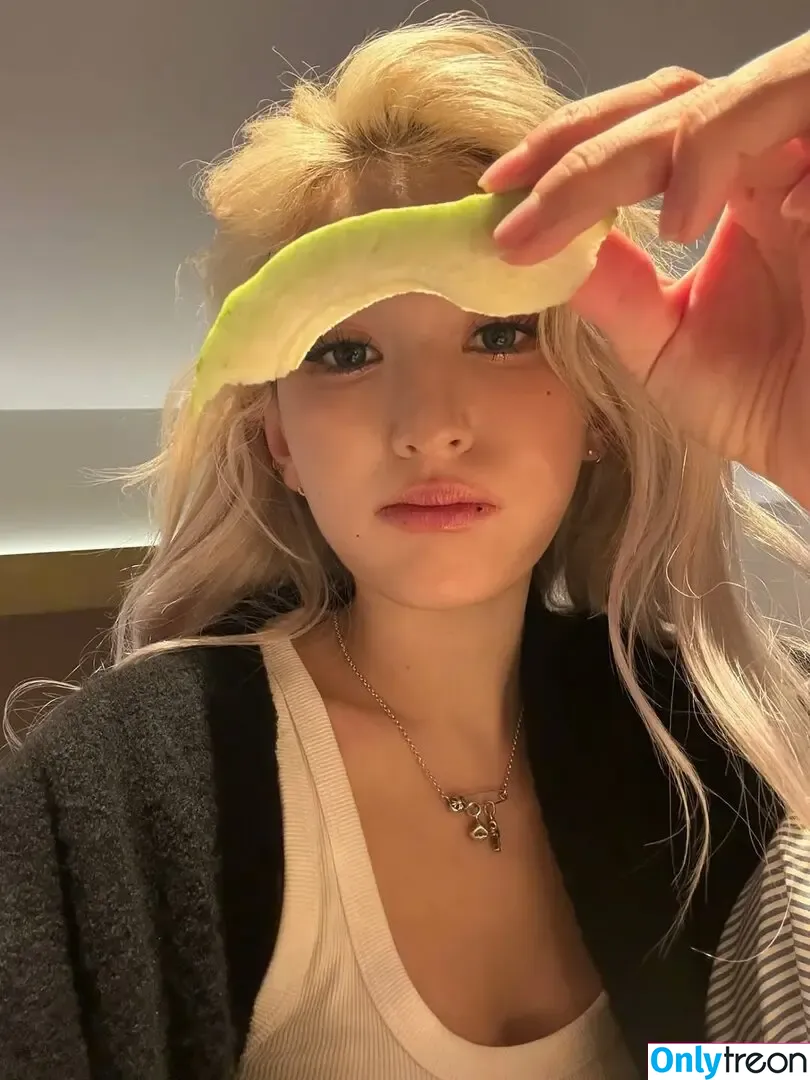 Jeon Somi nude photo #0830 (ENNIK SOMI / somsomi0309)