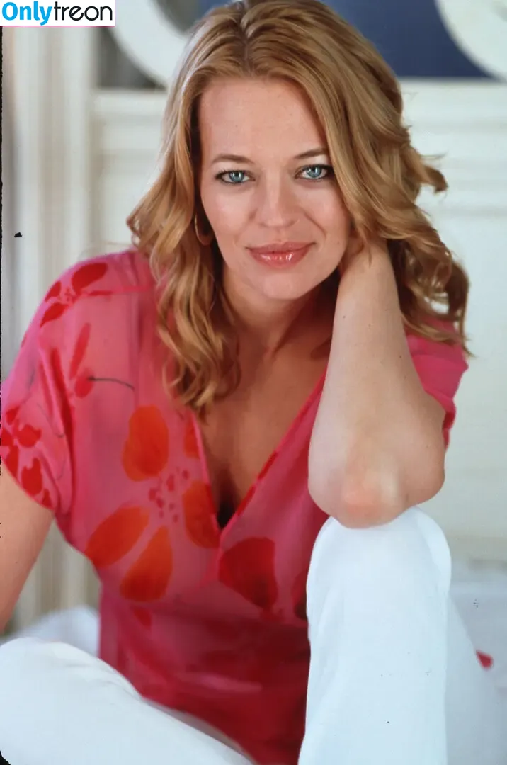 Jeri Ryan nude photo #0227 (SevenNine / jerilryan)
