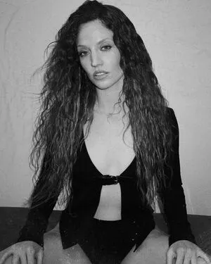 Jess Glynne / jessglynne nude photo #0028