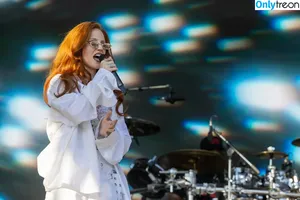 Jess Glynne / jessglynne nude photo #0131
