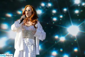 Jess Glynne / jessglynne nude photo #0135