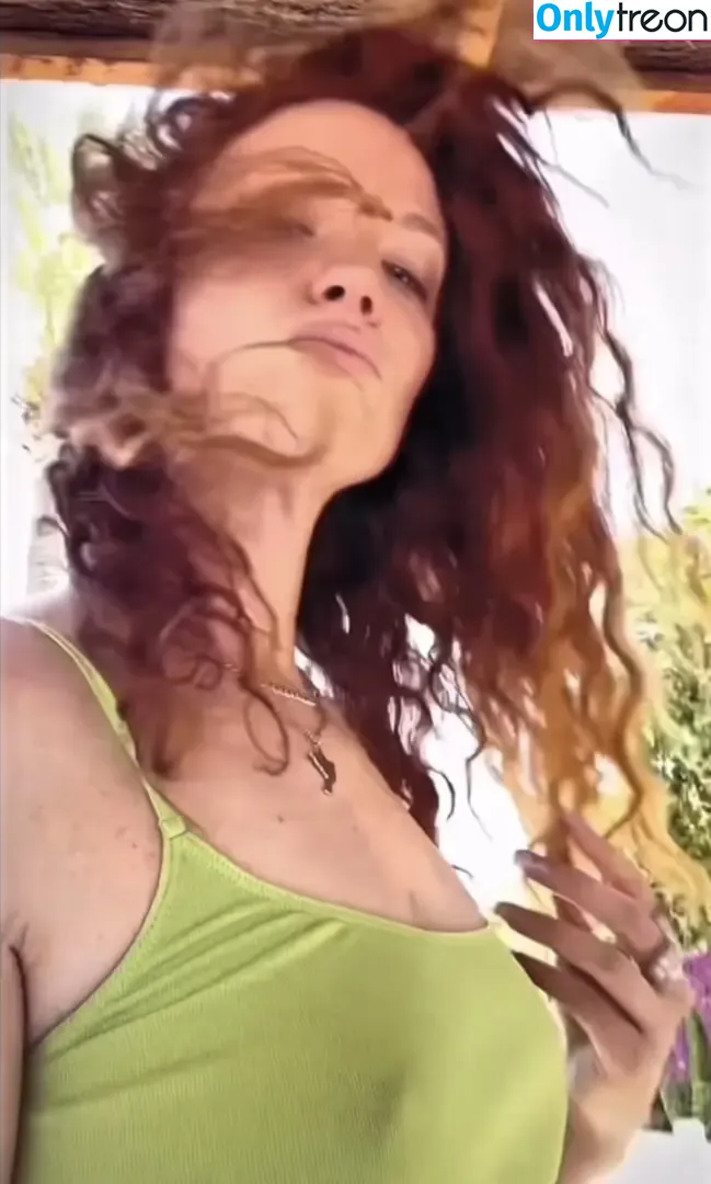 Jess Glynne nude photo #0149 (jessglynne)