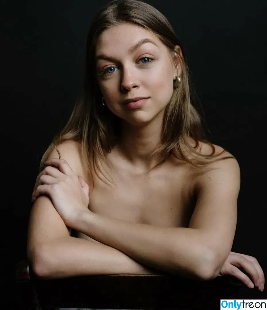 Jess Radomska голая photo #0001 (jessradomska)