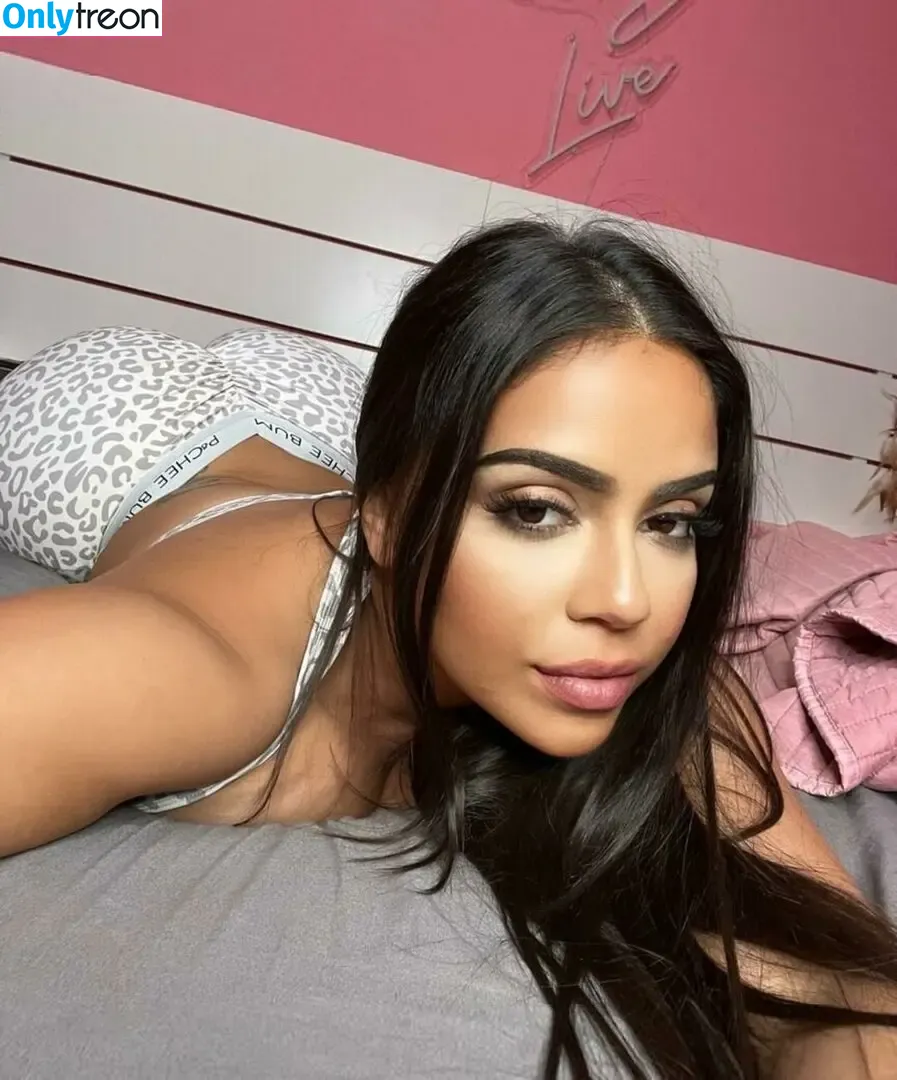 Jessenia nude photo #0016 (iamjessenia)
