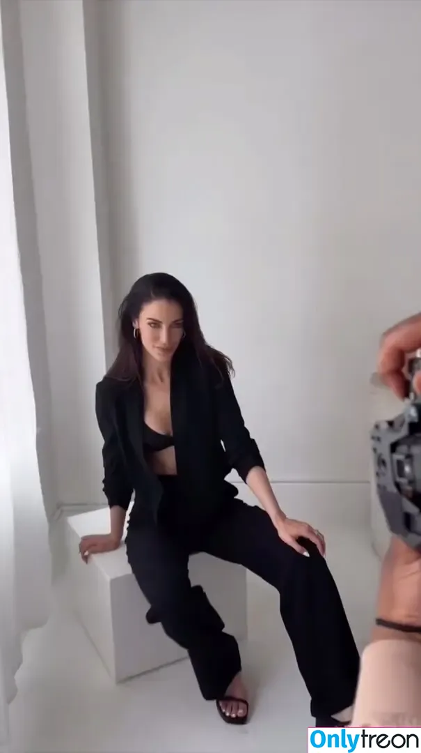 Jessica Lowndes nude photo #0498 (jessicalowndes)