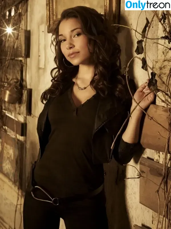 Jessica Parker Kennedy голая photo #0064 (jessicakbarbie / jparkerk3)