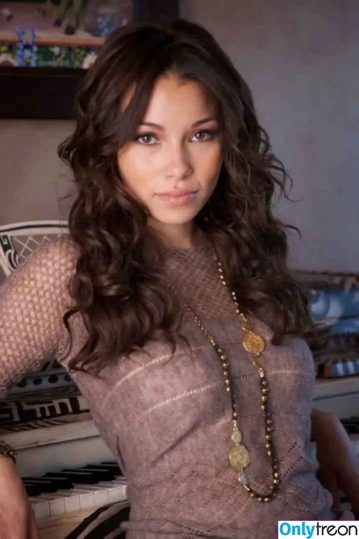 Jessica Parker Kennedy nude photo #0069 (jessicakbarbie / jparkerk3)