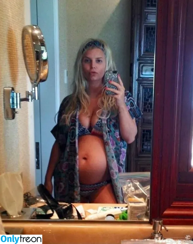 Jessica Simpson nude photo #0577 (52529184 / JessicaSimpson)