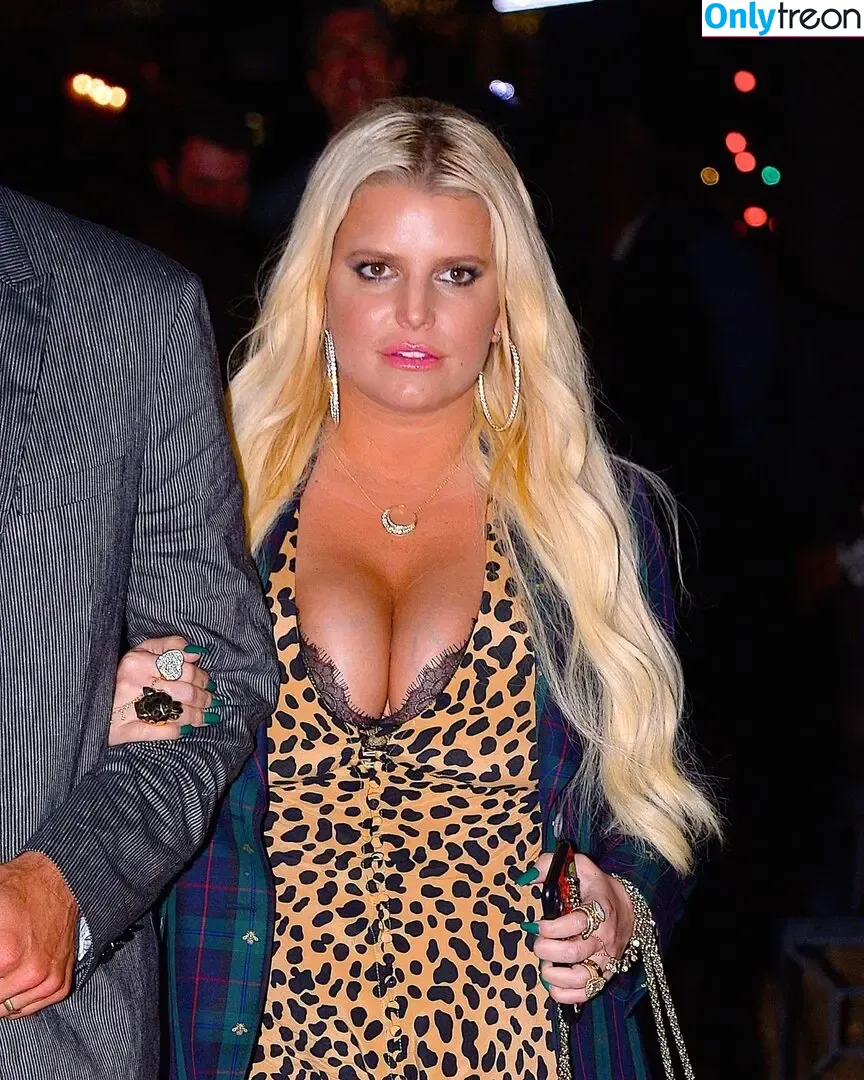Jessica Simpson nude photo #0673 (52529184 / JessicaSimpson)