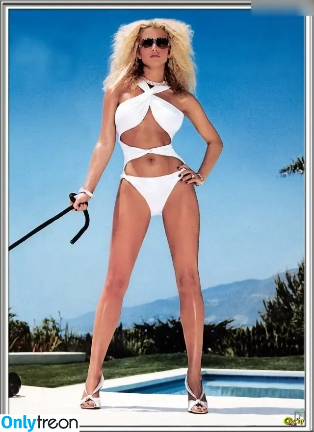 Jessica Simpson nude photo #0693 (52529184 / JessicaSimpson)