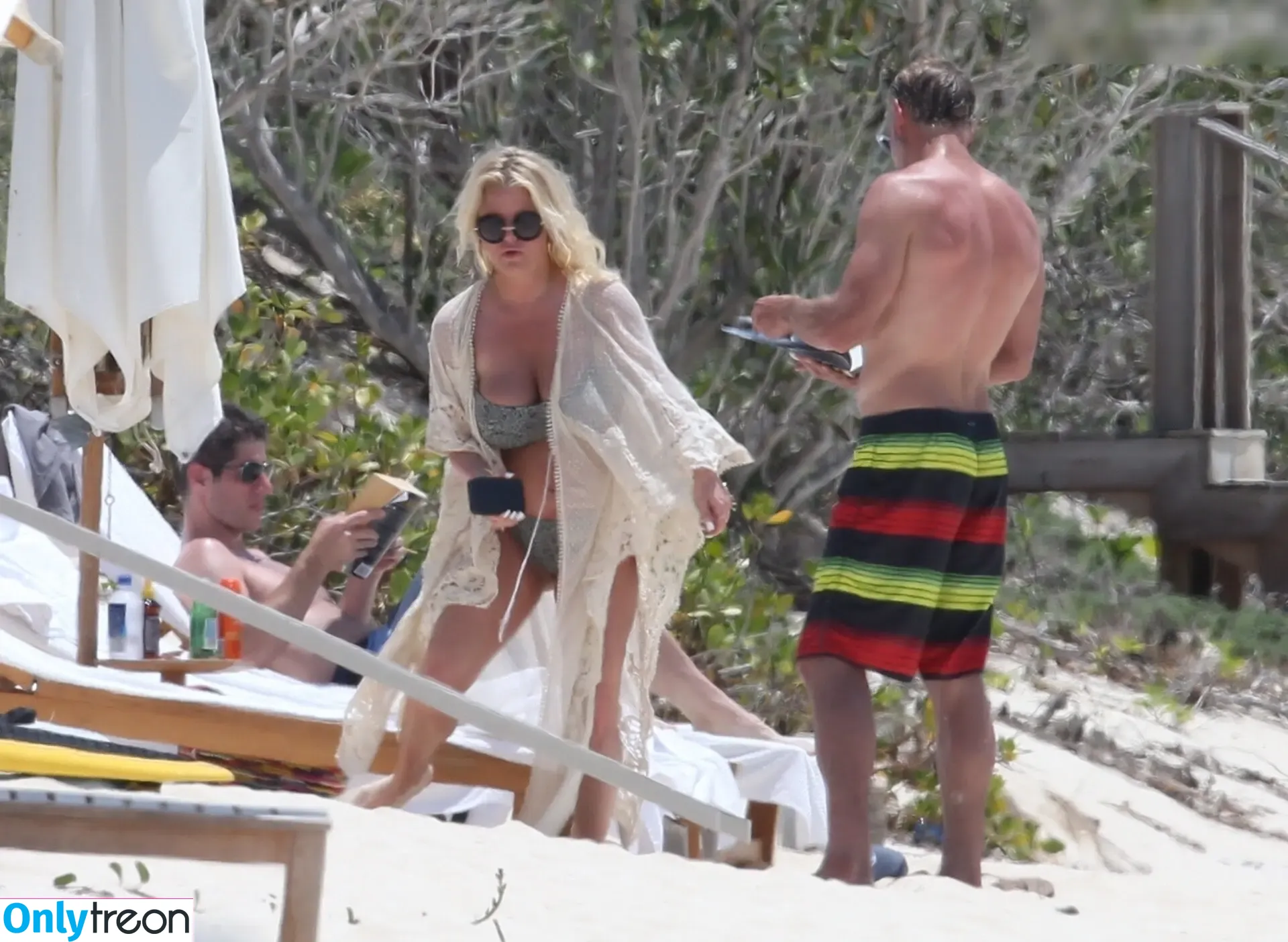 Jessica Simpson голая photo #0971 (52529184 / JessicaSimpson)