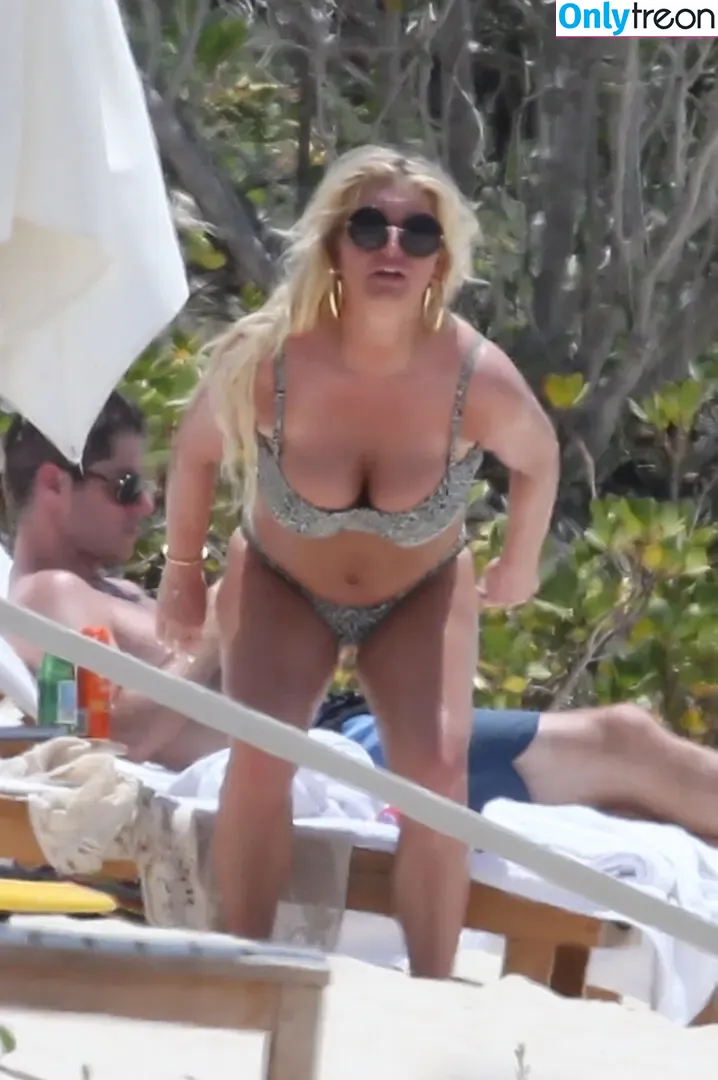 Jessica Simpson голая photo #0974 (52529184 / JessicaSimpson)