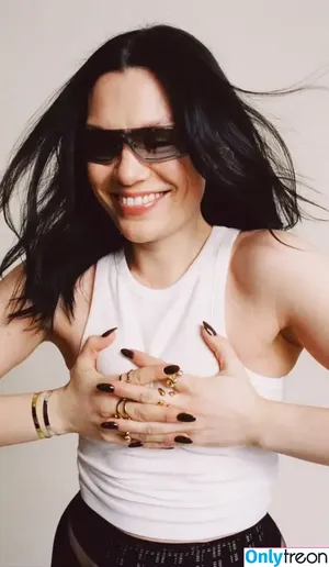 Jessie J / jessie-j / jessiej фото голая #0238
