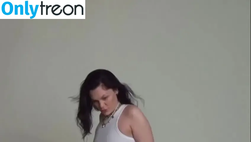 Jessie J nude photo #0231 (jessie-j / jessiej)