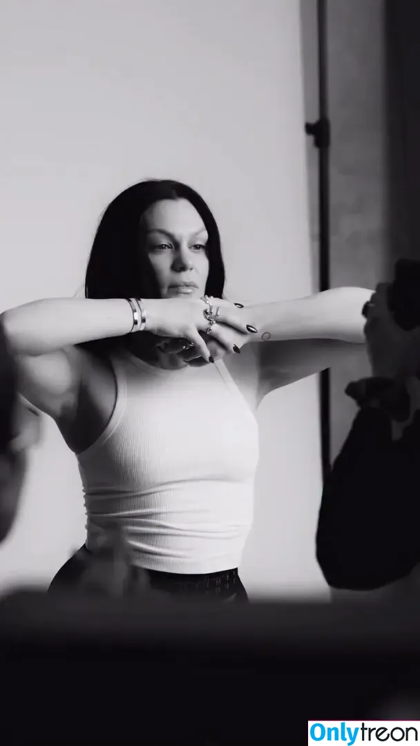 Jessie J голая photo #0237 (jessie-j / jessiej)