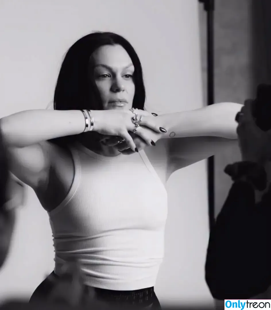 Jessie J голая photo #0243 (jessie-j / jessiej)