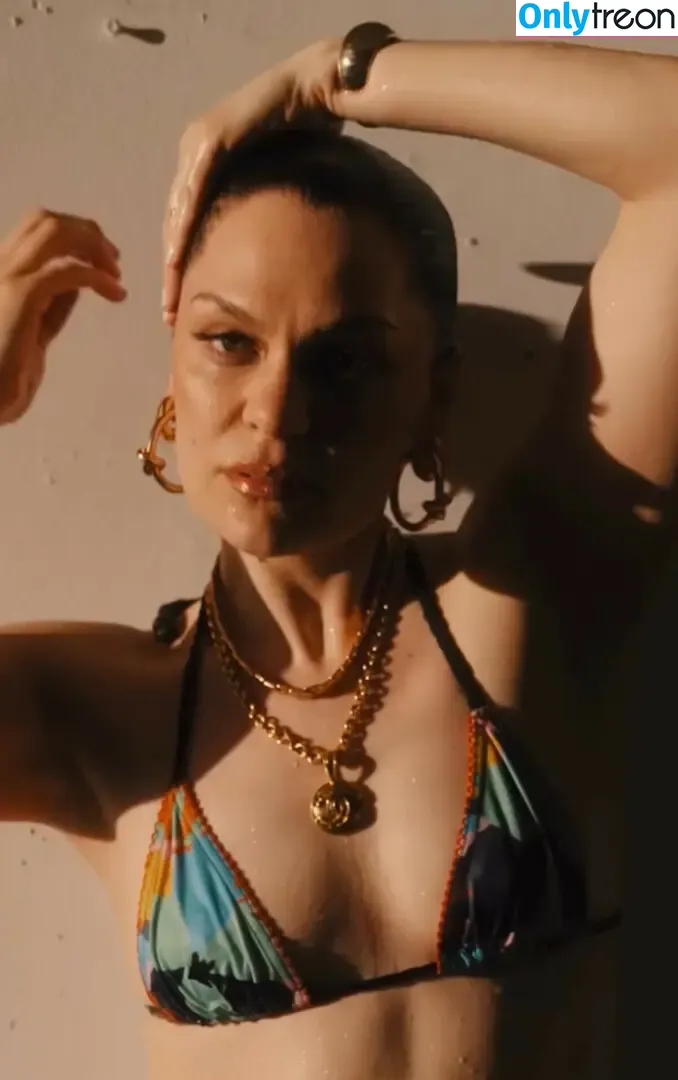Jessie J nude photo #0292 (jessie-j / jessiej)