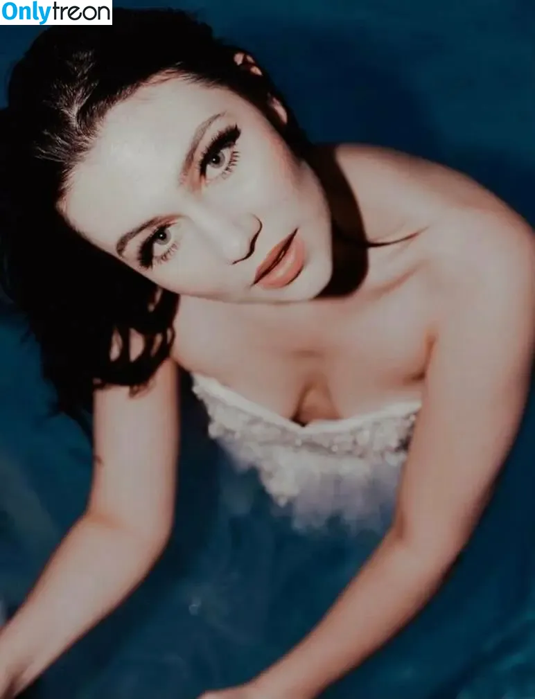 Jessie Paege nude photo #0006 (jessiepaege)