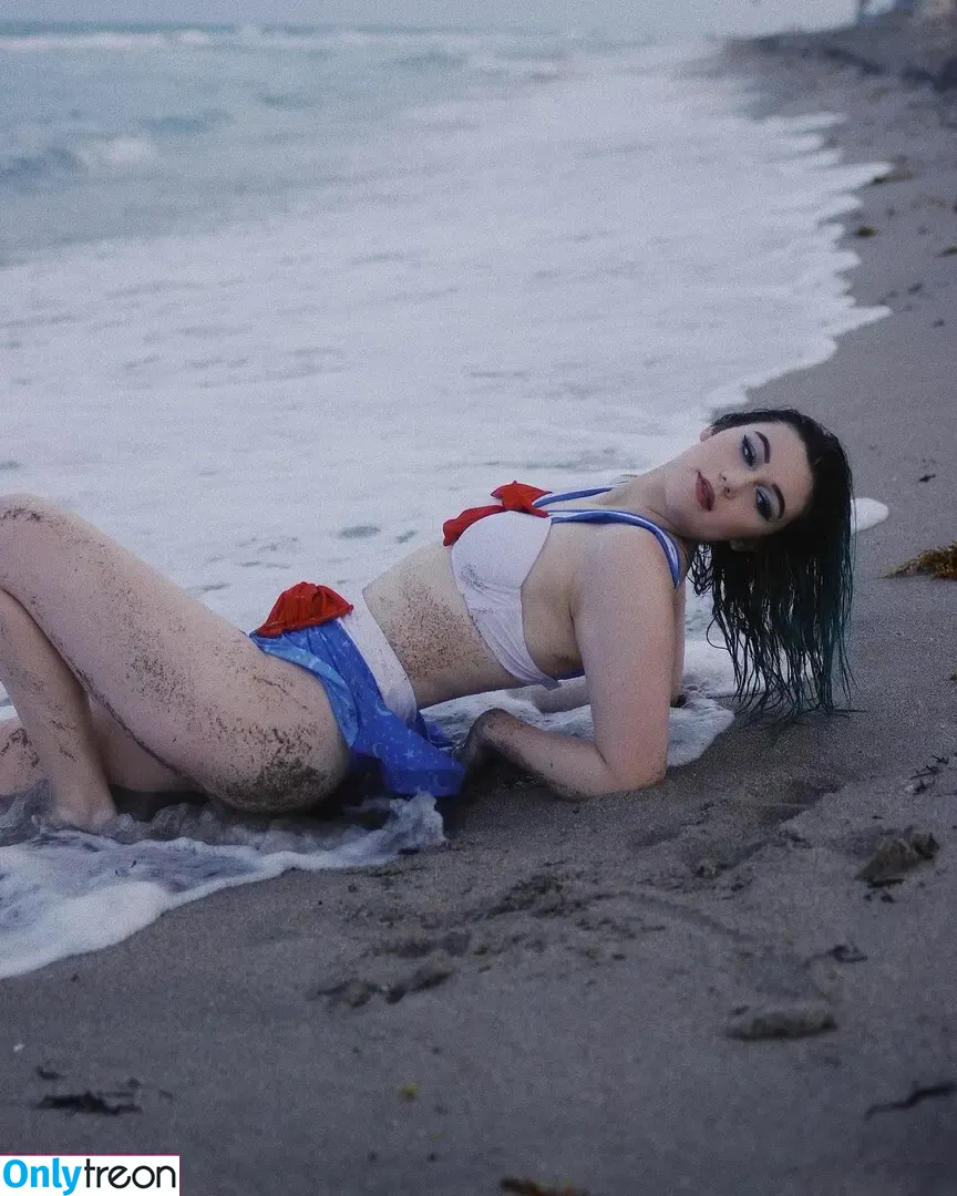Jessie Paege nude photo #0019 (jessiepaege)