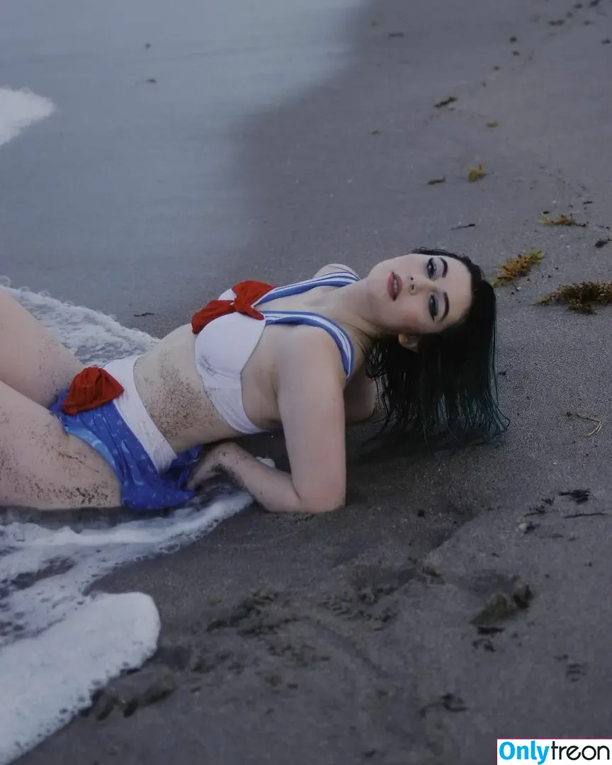 Jessie Paege nude photo #0031 (jessiepaege)