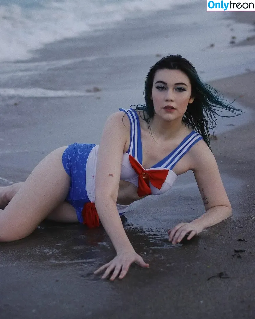 Jessie Paege nude photo #0033 (jessiepaege)