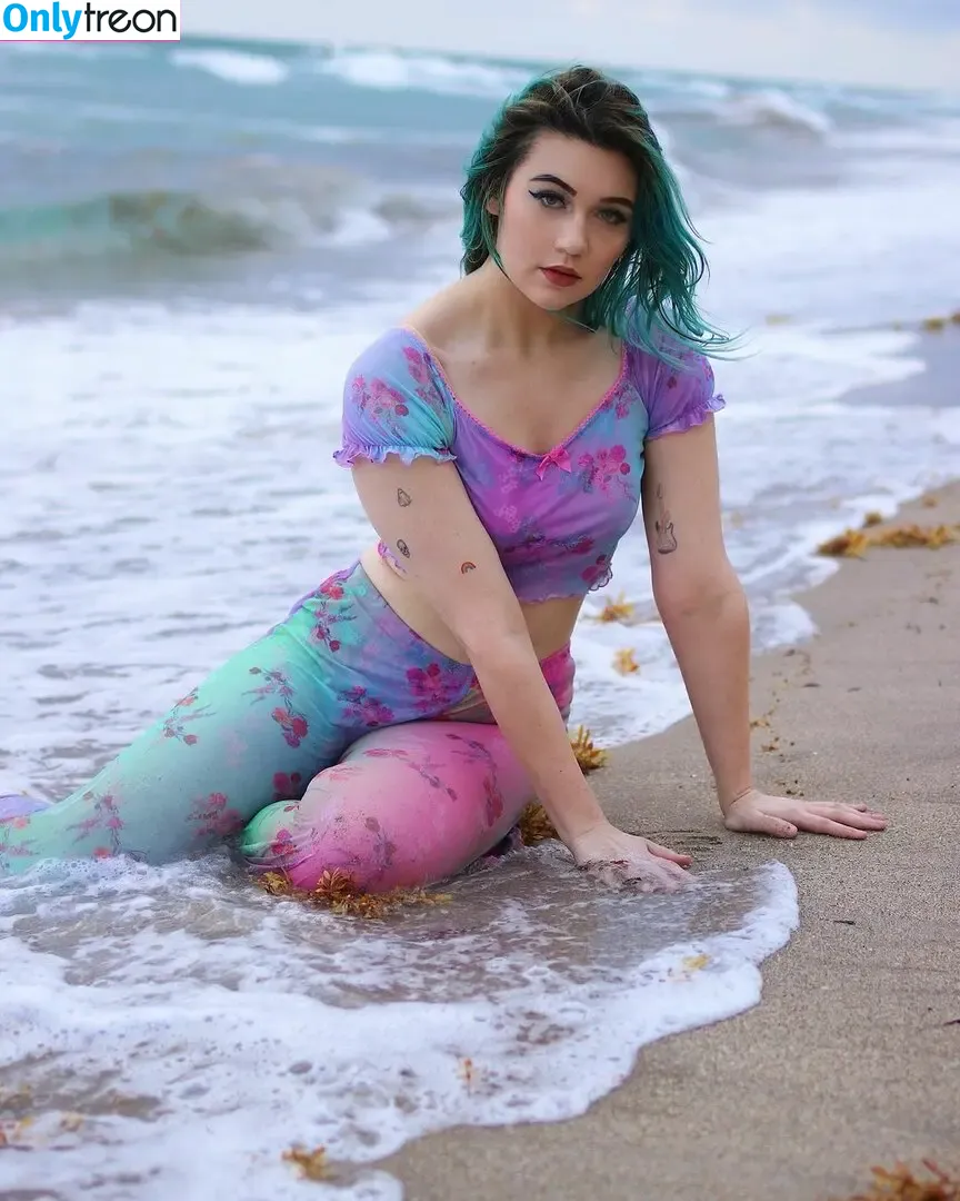 Jessie Paege nude photo #0039 (jessiepaege)