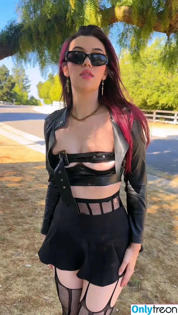 Jessie Paege nude photo #0055 (jessiepaege)