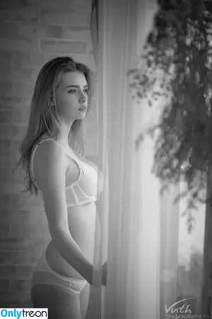 Jessie Vard / jessievard nude photo #0021