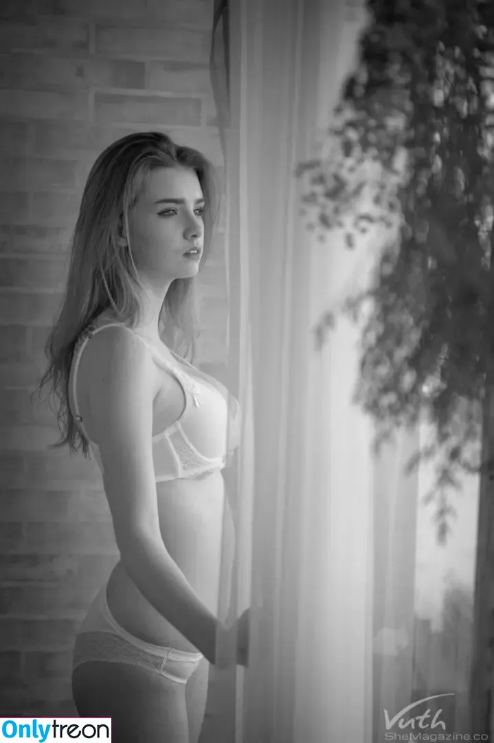 Jessie Vard nude photo #0021 (jessievard)