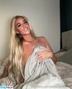 jessievasilevaxx / thtgirljessie / thtgirljessie_ nude photo #0177