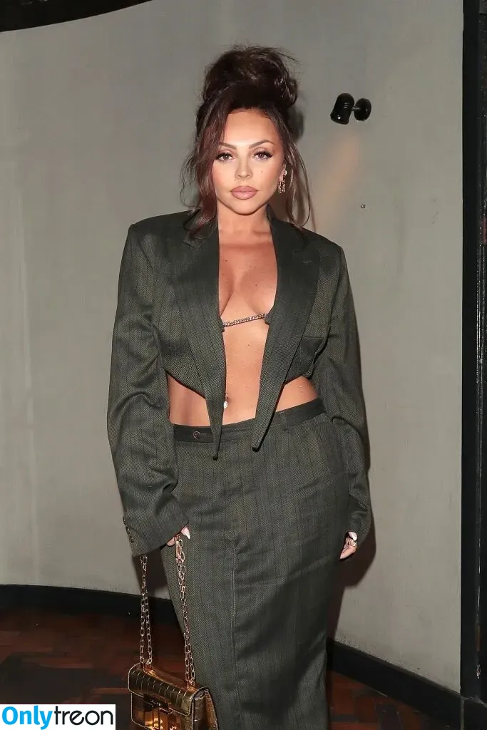 Jesy Nelson голая photo #0100 (jesynelson)