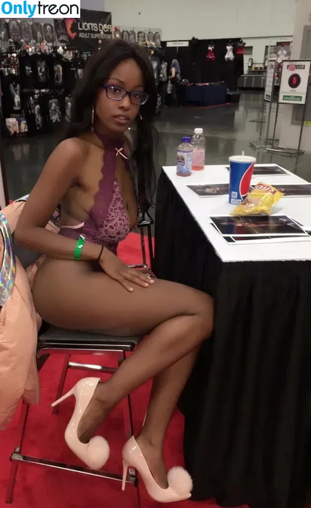 jezabelvisser голая photo #0061 (jezabelvessir_finest)