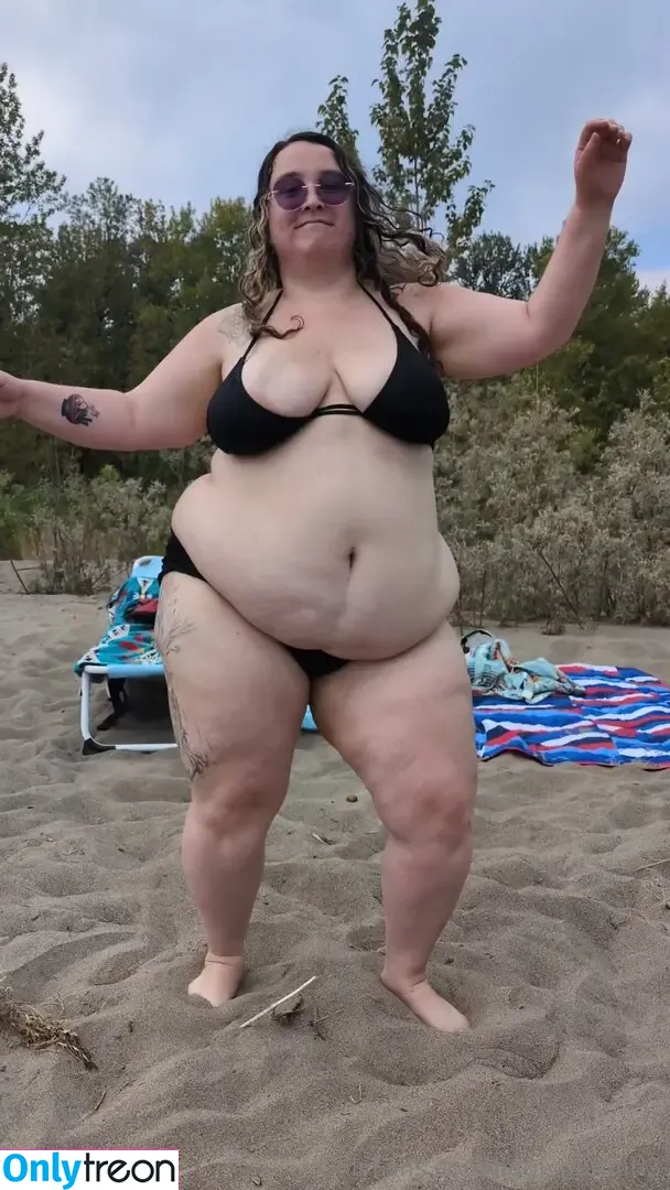 jigglypuffgirl3 nude photo #0003 (jigglyrufff)