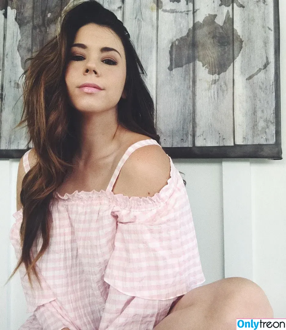 Jillian Rose Reed nude photo #0004 (jillianrosereed)