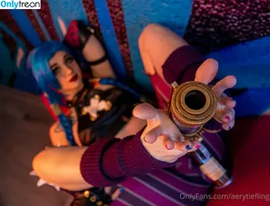 Jinx Cosplay Arcane / LeagueLegends / jinxedyumeria nude photo #0040