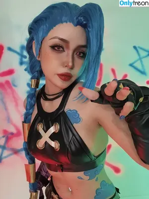 Jinx Cosplay Arcane / LeagueLegends / jinxedyumeria nude photo #0065
