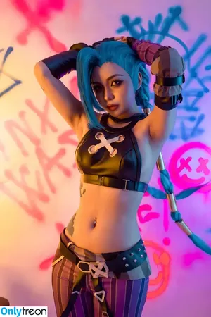 Jinx Cosplay Arcane / LeagueLegends / jinxedyumeria nude photo #0076