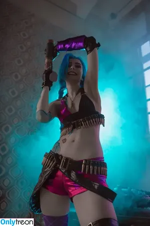 Jinx Cosplay Arcane / LeagueLegends / jinxedyumeria nude photo #0142