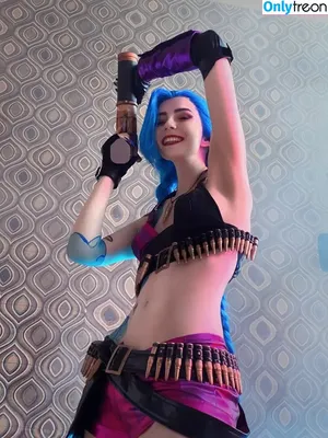 Jinx Cosplay Arcane / LeagueLegends / jinxedyumeria nude photo #0148