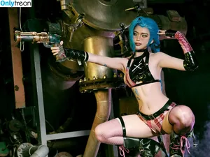 Jinx Cosplay Arcane / LeagueLegends / jinxedyumeria nude photo #0227