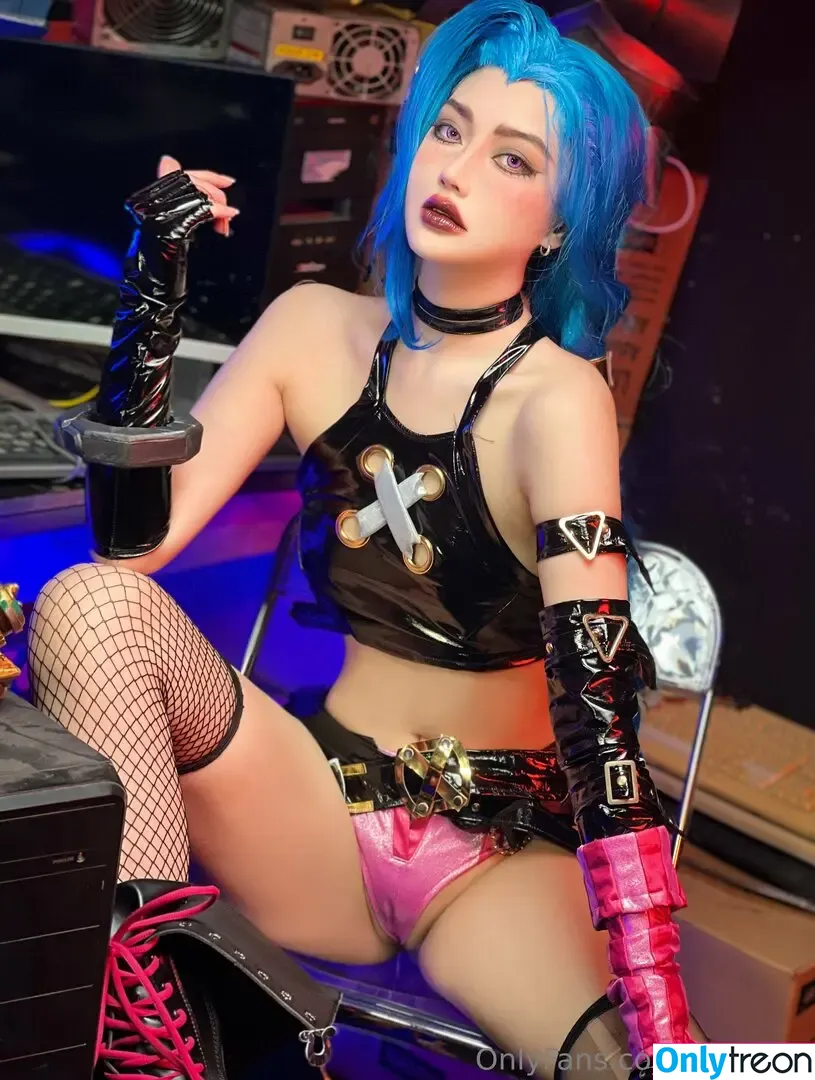 Jinx Cosplay Arcane nude photo #0221 (LeagueLegends / jinxedyumeria)