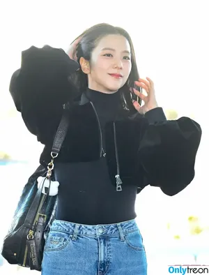 Jisoo / BLACKPINK / qenshizu / sooyaaa__ фото голая #0932