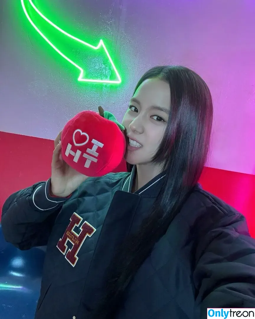 Jisoo голая photo #0844 (BLACKPINK / qenshizu / sooyaaa__)