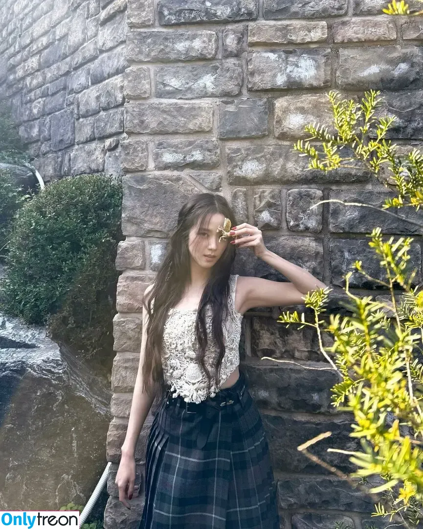Jisoo голая photo #0866 (BLACKPINK / qenshizu / sooyaaa__)